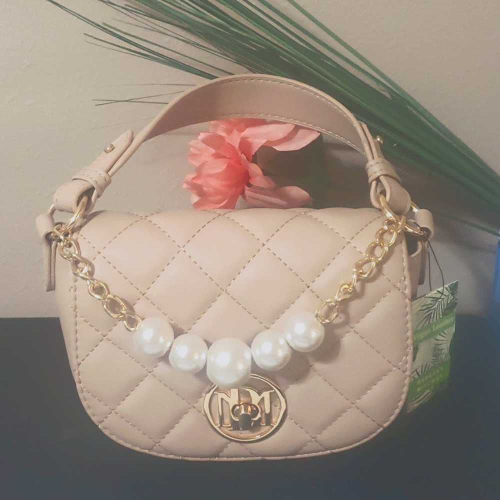 NWT BADGLEY MISCHKA Chloe Quilted Pearl Bag